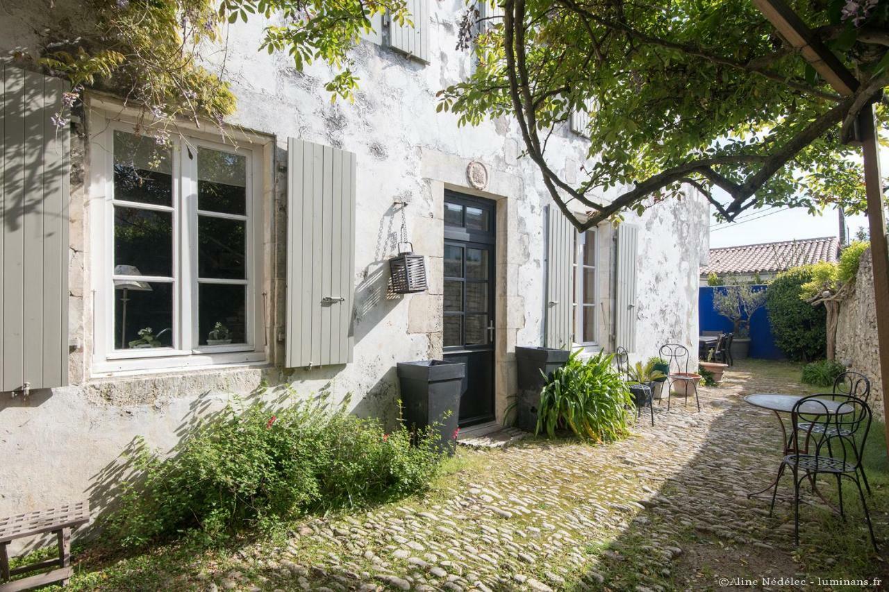 Le Clos Du Vieux Porche La Couarde-sur-Mer Exterior photo